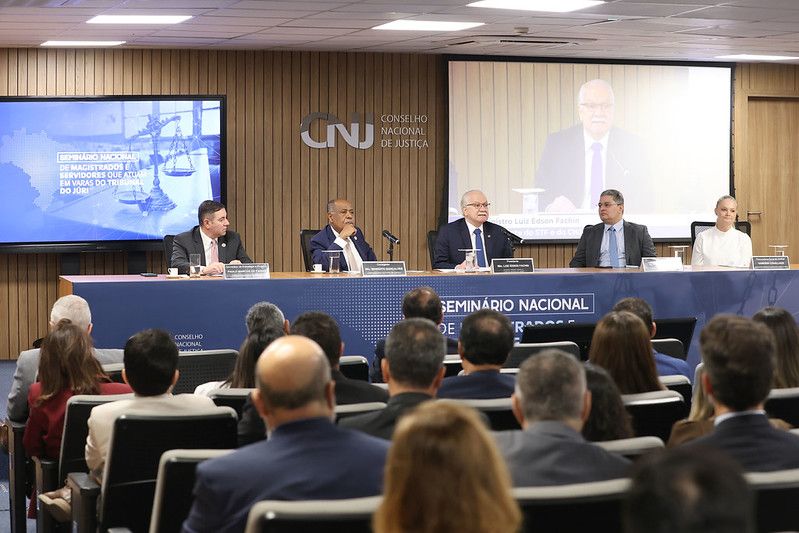 Mesa de abertura do encontro nacional de magistrados e servidores das varas do Tribunal do Júri, na sede do CNJ