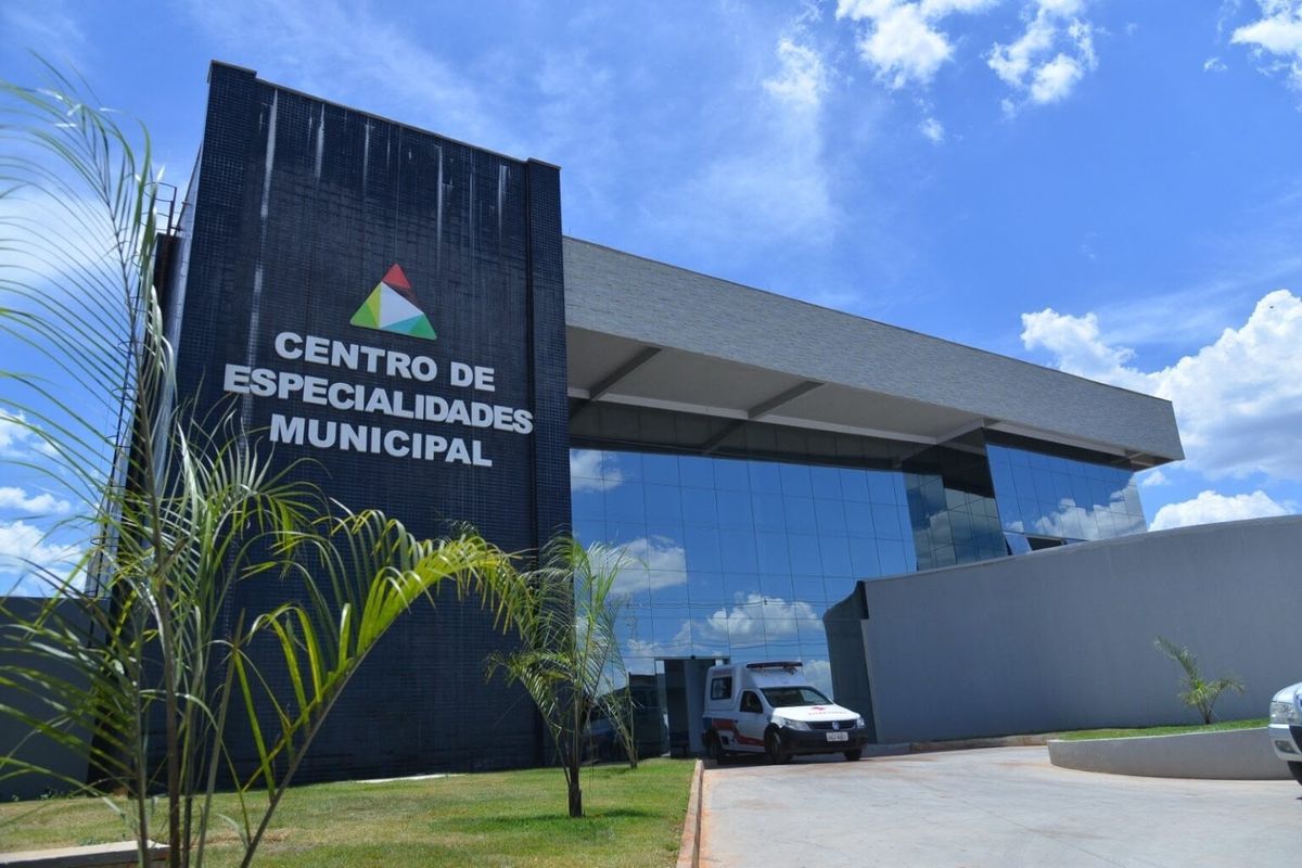 Fachada do Centro de Especialidades Municipal de Aparecida de Goiânia