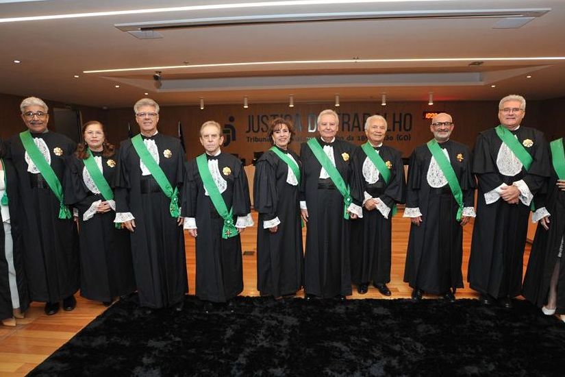 Desembargadores do TRT-GO reunidos em sessão do Tribunal Pleno, órgão que admitiu o IRDR