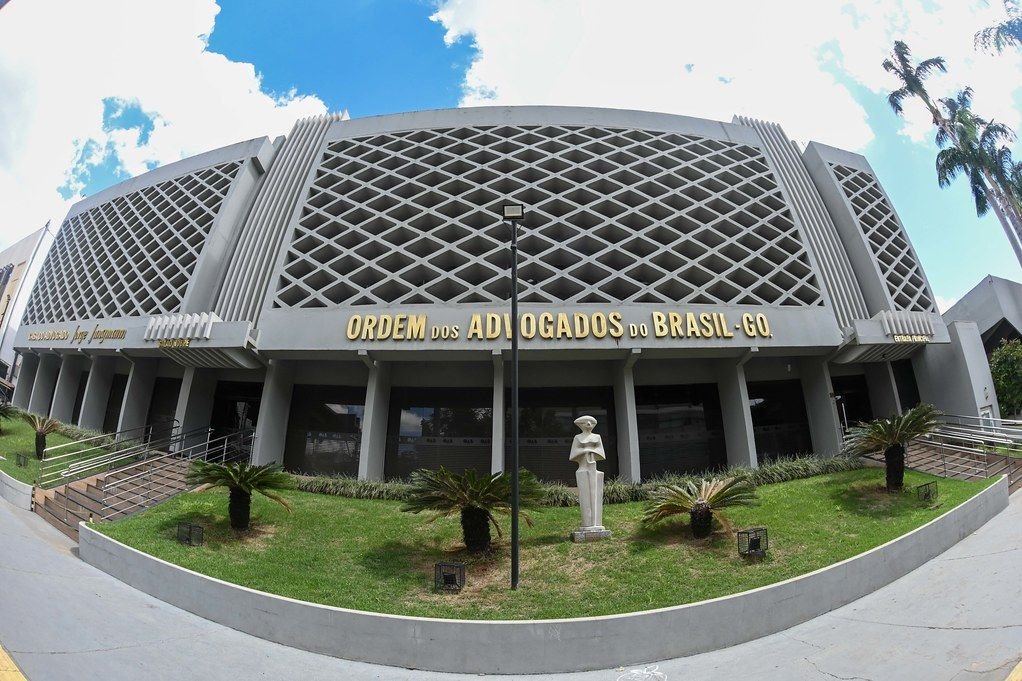 Fachada da sede da Ordem dos Advogados do Brasil, seção Goiás, em Goiânia
